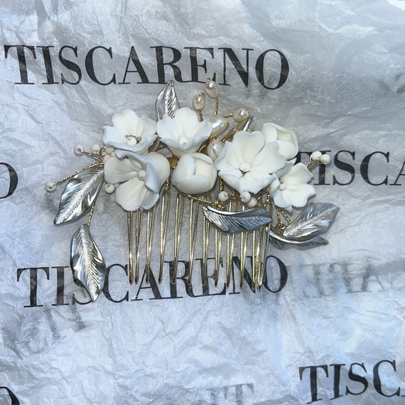 Never used beautiful bridal hair piece. A little over 3 inches. - Picture 1 of 2